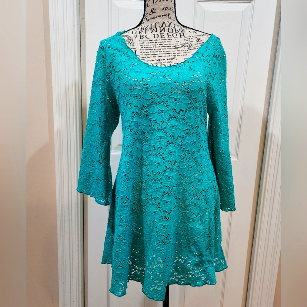 Vine Street Apparel Teal Lace Dress